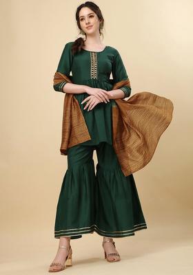 Green Yoke Design Silk Blend Kurta Set