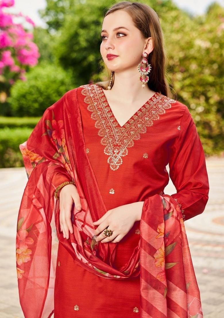 Red Embroidered Viscose Kurta Set - Indya