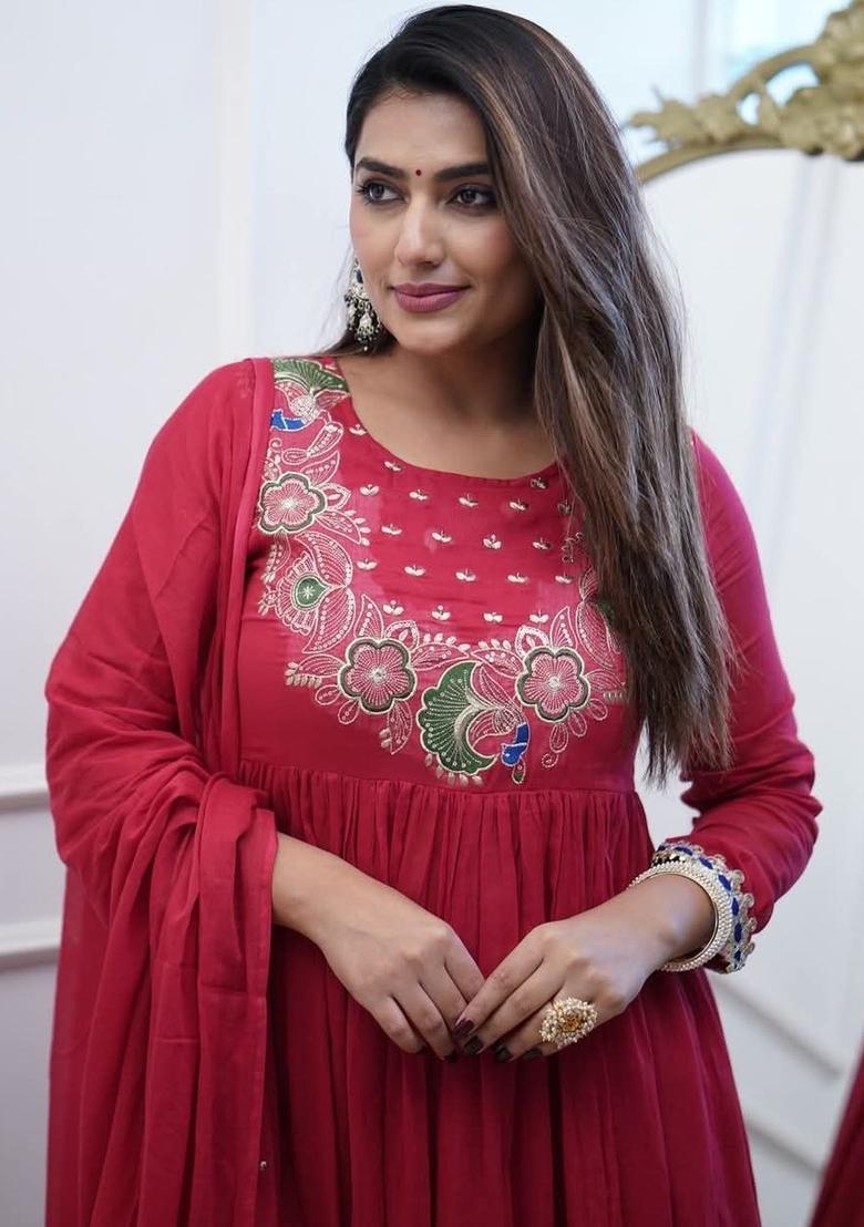 Red Embroidered Chinon Kurta Set - Indya