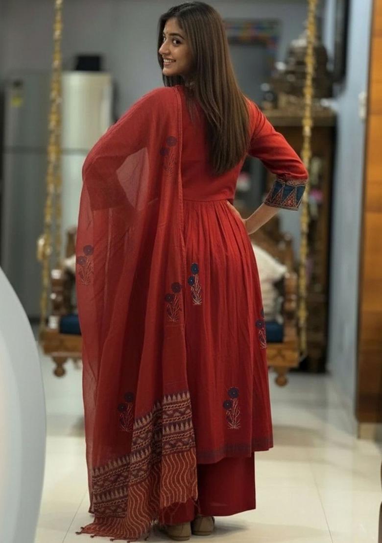 Red Embroidered Viscose Kurta Set - Indya