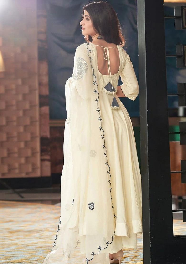 Off White Solid Silk Kurta Set - Indya