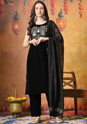 Black Embroidered Velvet Kurta Set