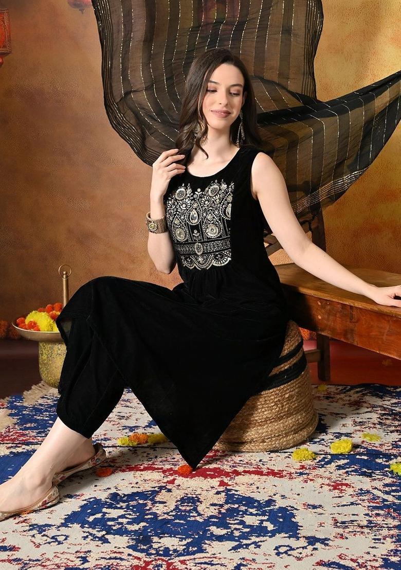 Black Embroidered Velvet Kurta Set - Indya
