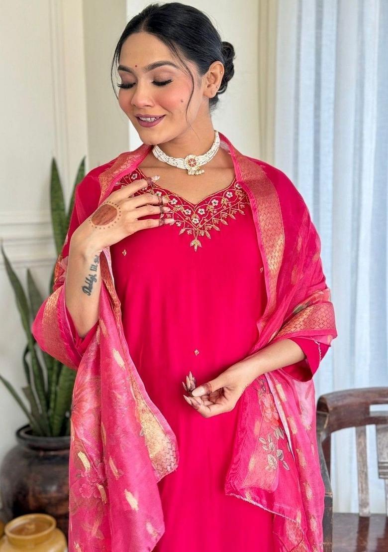 Red Embroidered Viscose Kurta Set - Indya