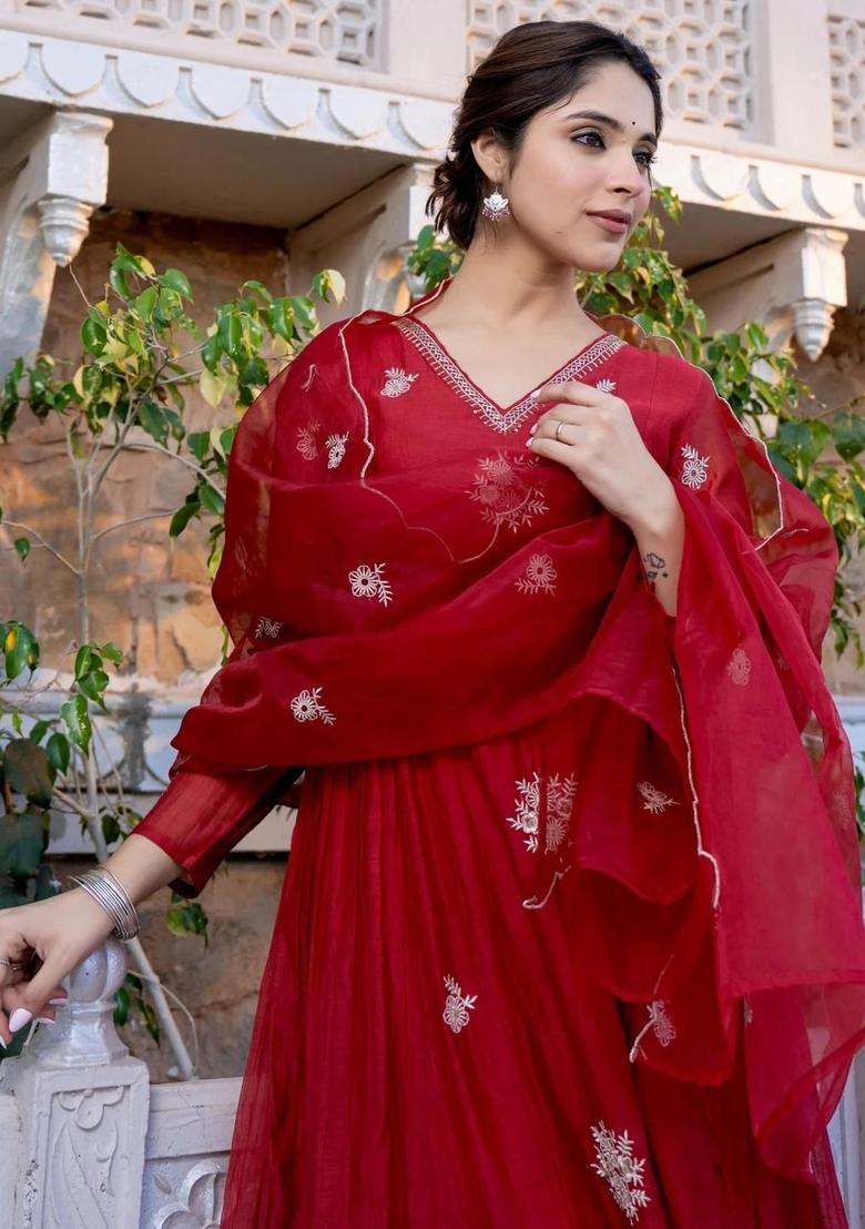 Red Embroidered Silk Kurta Set - Indya