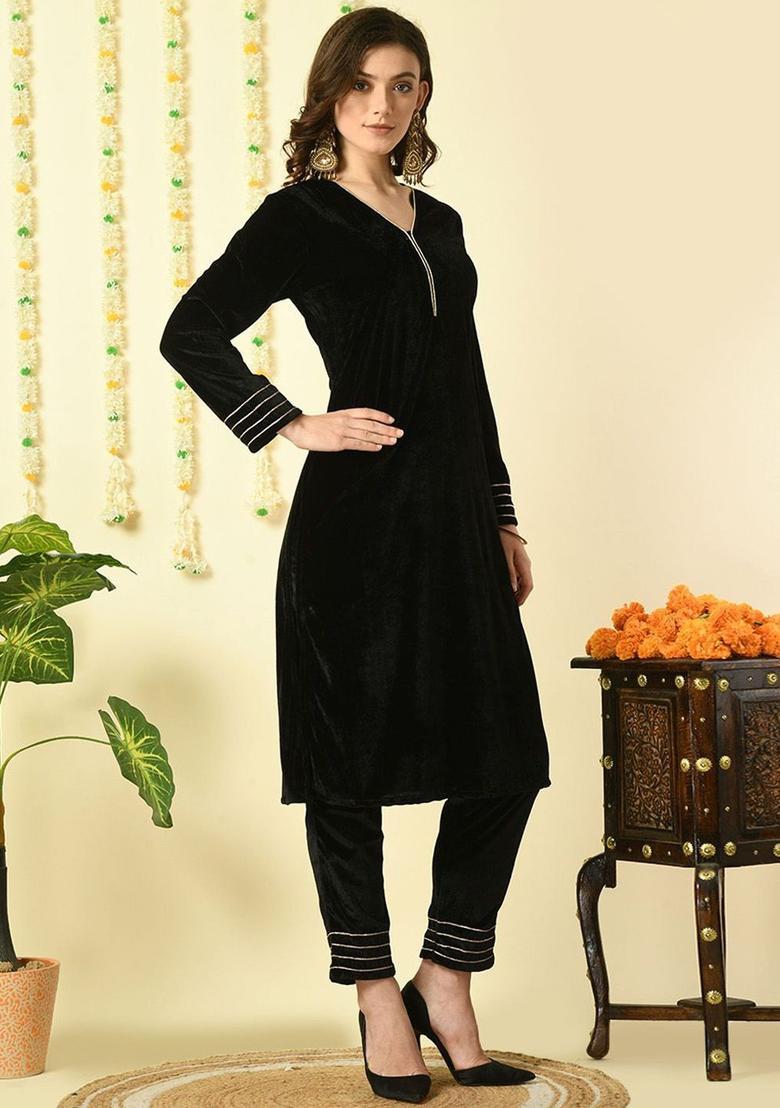 Black Solid Velvet Kurta Set - Indya
