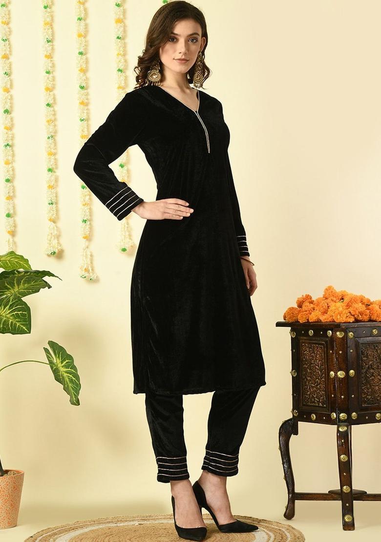 Black Solid Velvet Kurta Set - Indya