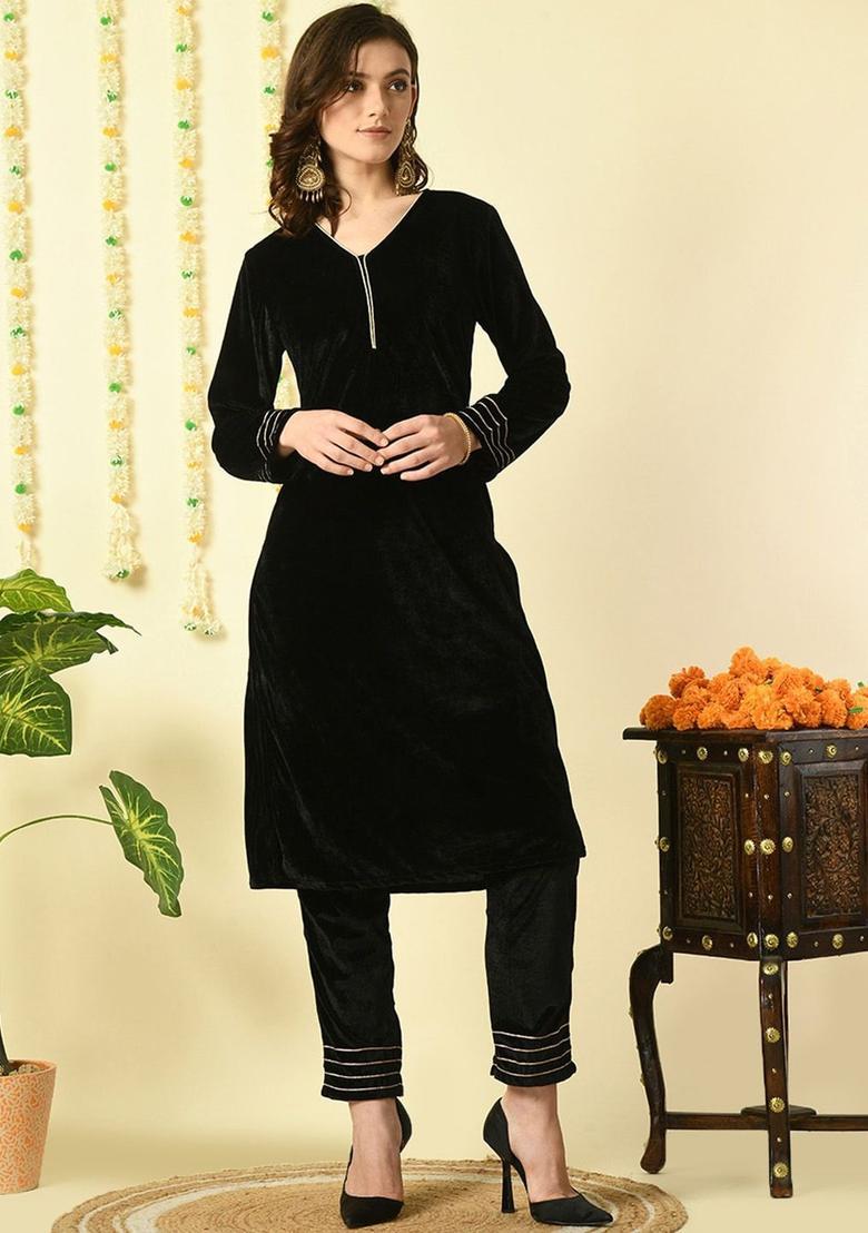 Black Solid Velvet Kurta Set - Indya