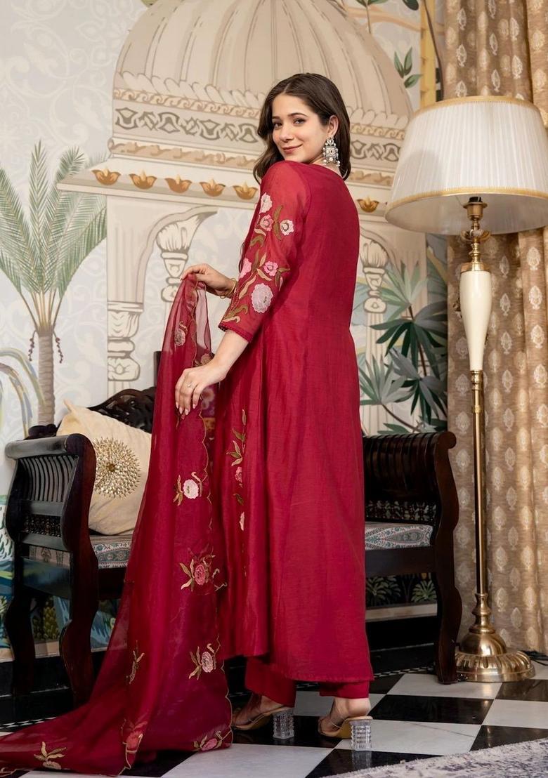 Red Embroidered Silk Kurta Set - Indya