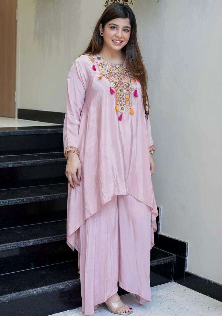 Pink Embroidered Crepe Kurta Set - Indya