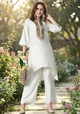 Off White Embroidered Silk Blend Kurta Set
