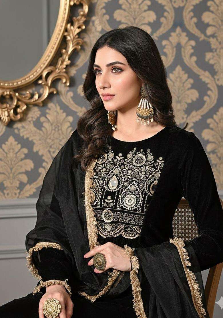 Black Embroidered Velvet Kurta Set - Indya