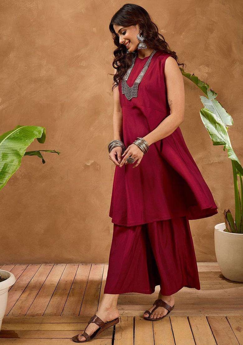 Maroon Solid Silk Blend Kurta Set - Indya