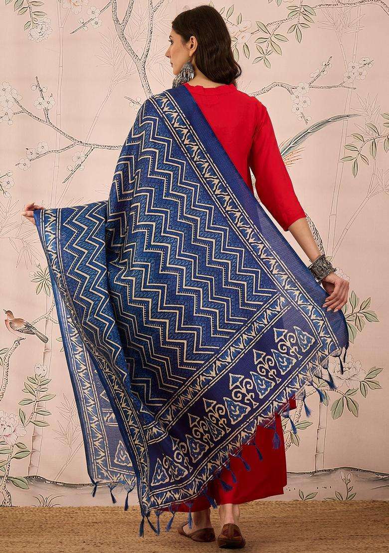 Red Solid Viscose Kurta Set - Indya