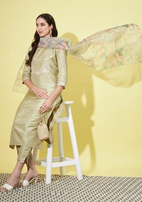 Green Yoke Design Silk Blend Kurta Set