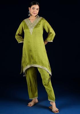 Green Yoke Design Silk Blend Kurta Set