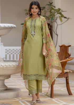 Green Yoke Design Silk Blend Kurta Set