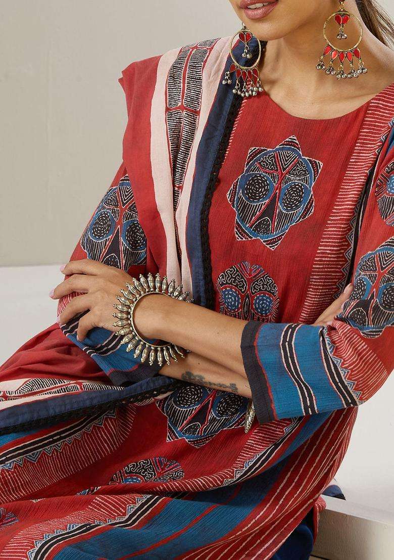 Red Printed Silk Blend Kurta Set - Indya