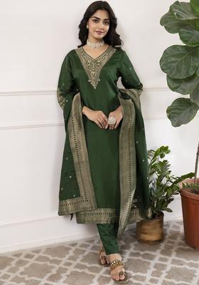 Green Yoke Design Silk Blend Kurta Set