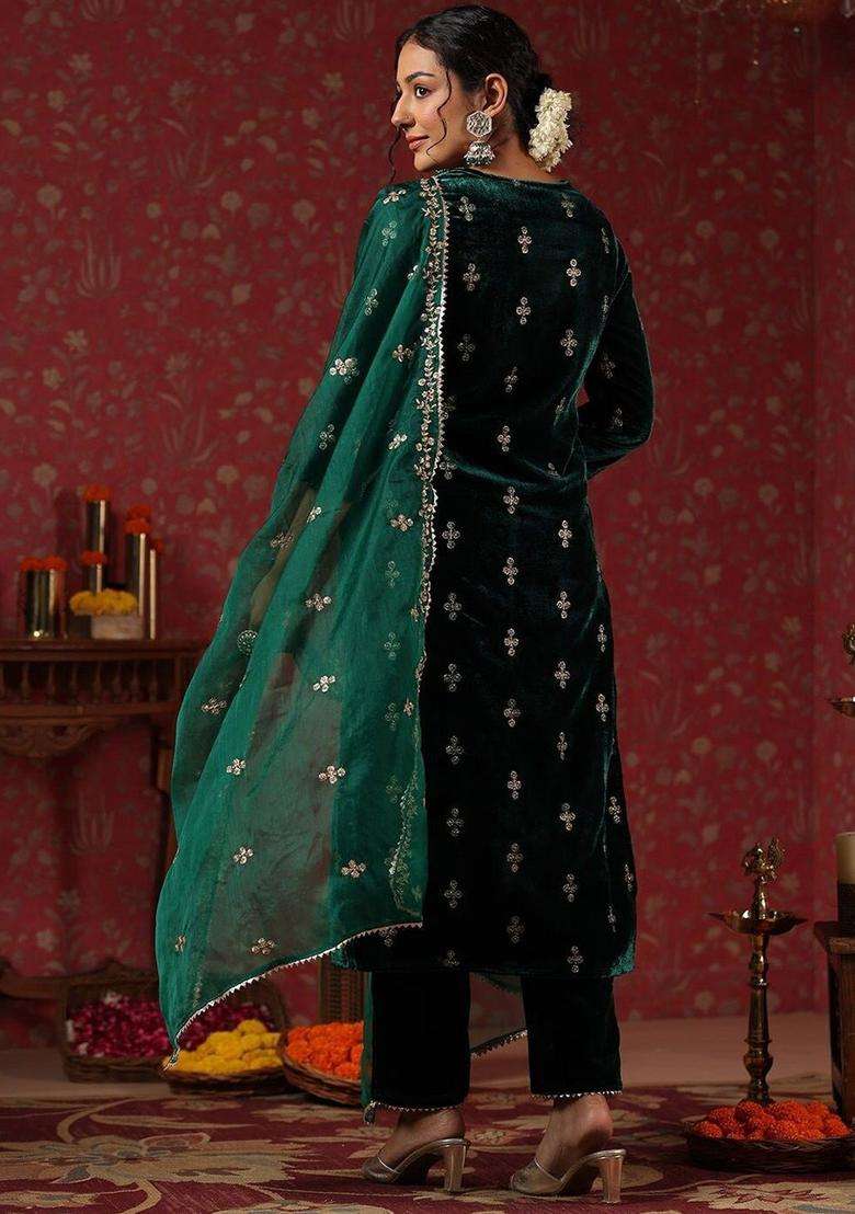 Green Embroidered Velvet Kurta Set - Indya