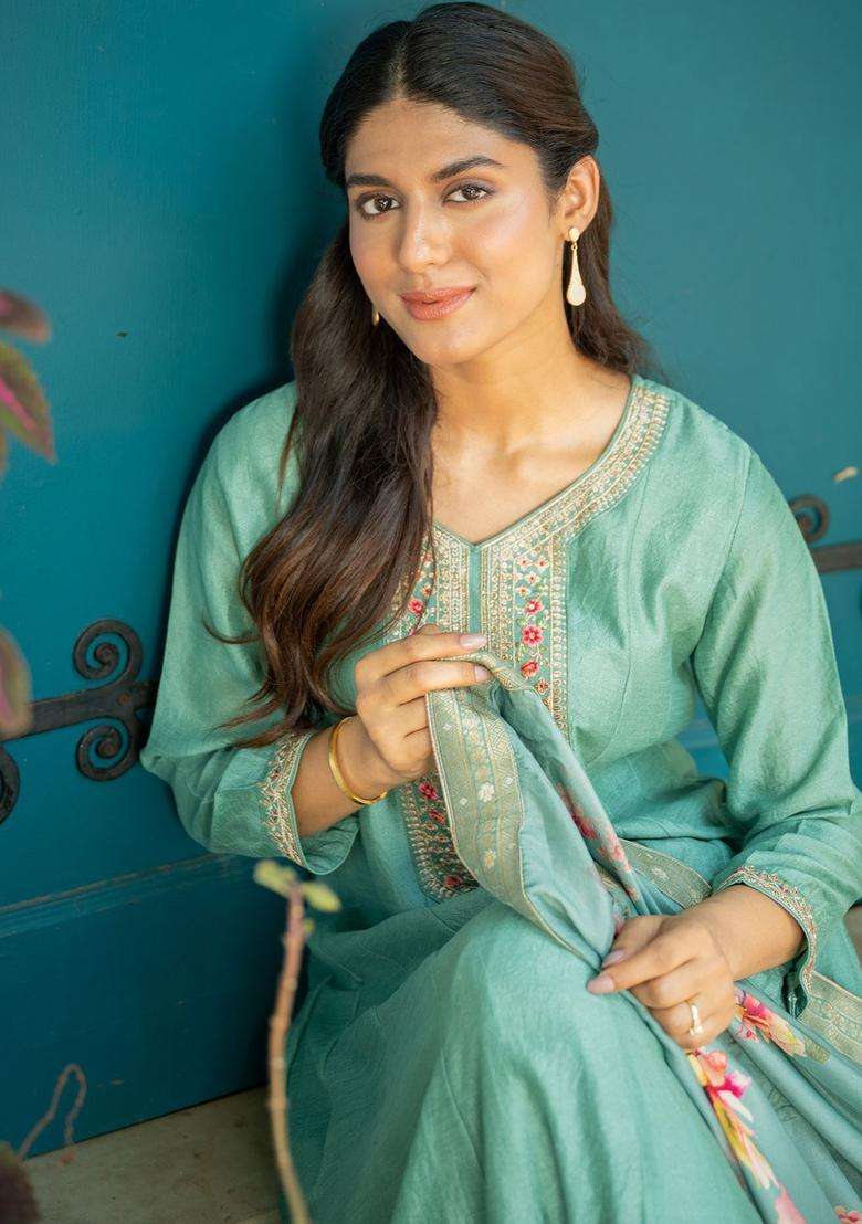 Sea Green Embroidered Silk Blend Kurta Set - Indya