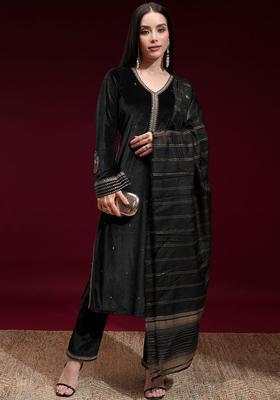 Black Embroidered Velvet Kurta Set