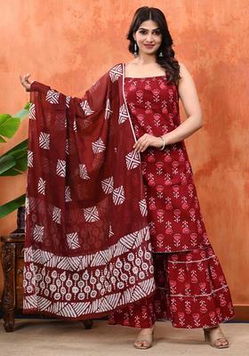 Maroon Printed Cotton Straight Kurta Sets