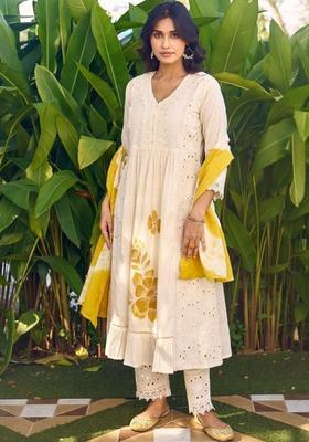 Off White Embroidered Cotton Kurta Sets