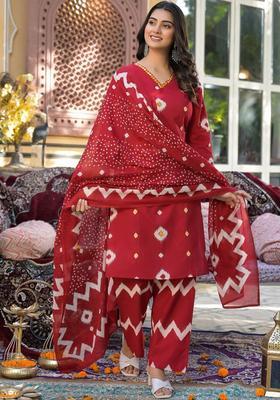 Red Embroidered Cotton Kurta Sets