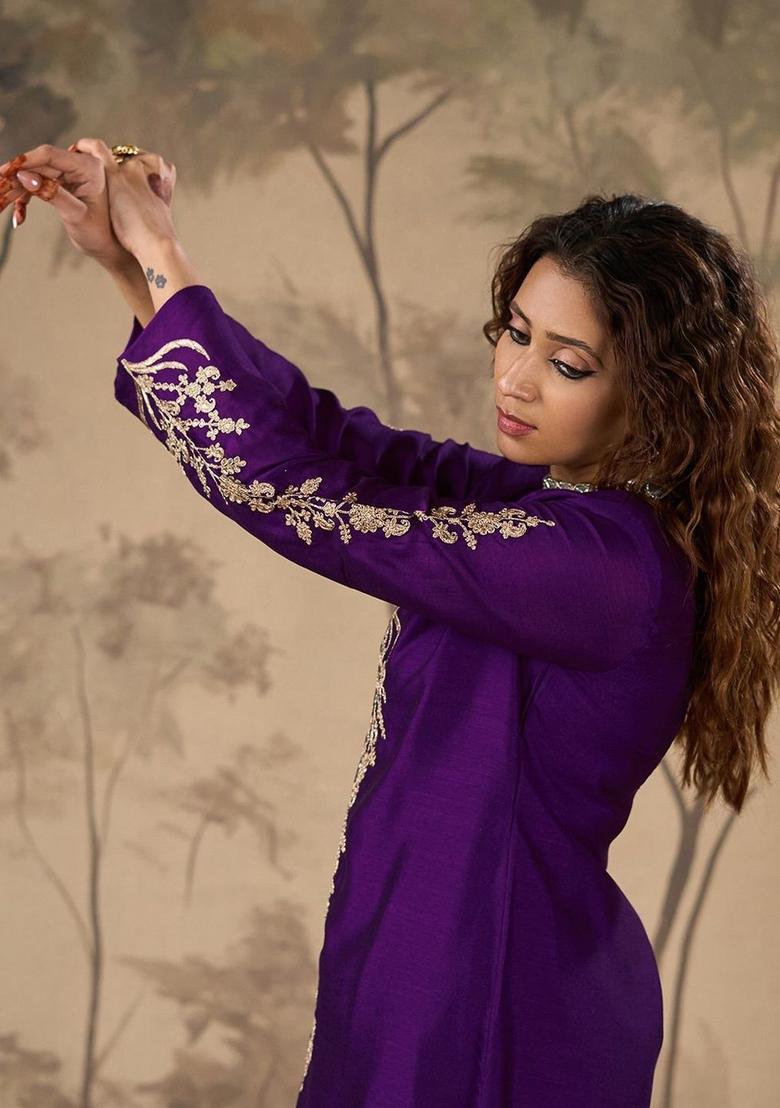 Purple Embroidered Silk Blend Kurta Sets - Indya