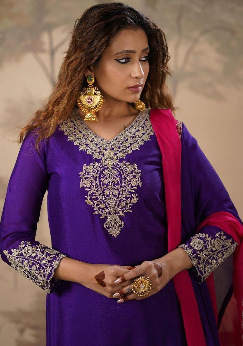 Green Embroidered Chinon Kurta Sets - Indya