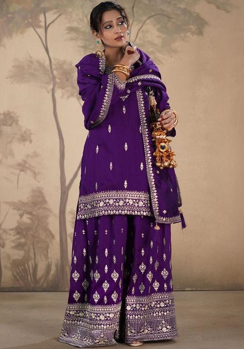 Green Embroidered Silk Blend Kurta Sets
