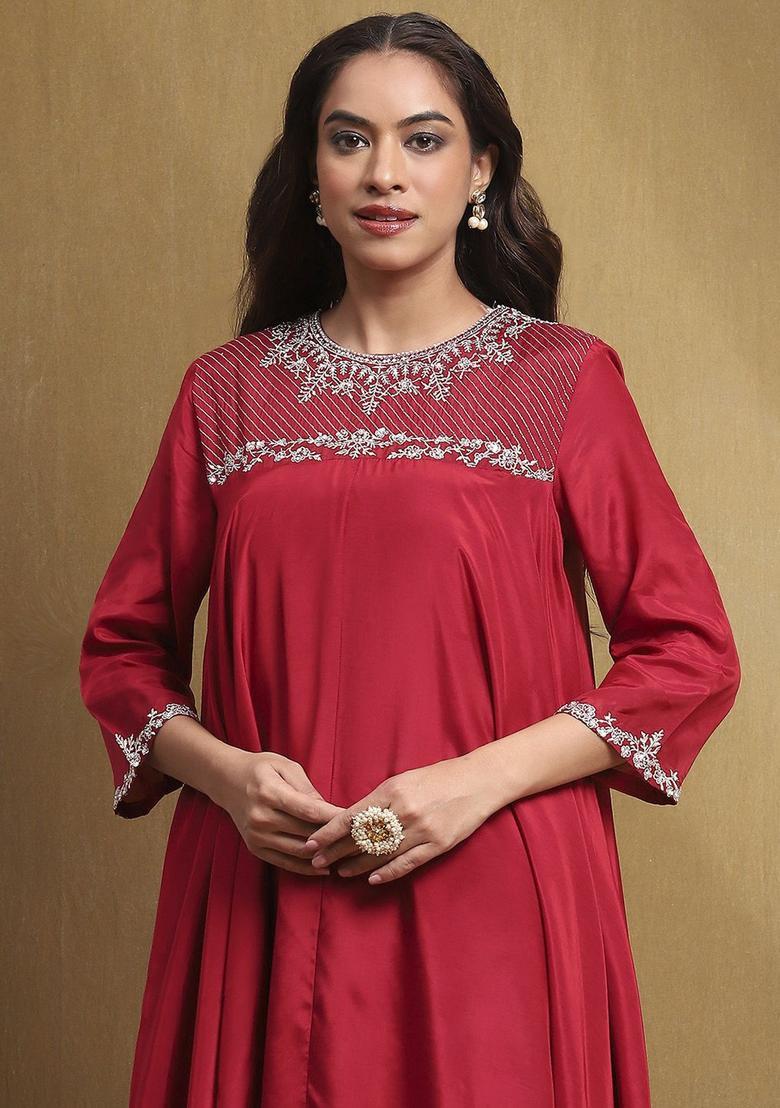 Red Embroidered Cotton Kurta Sets - Indya