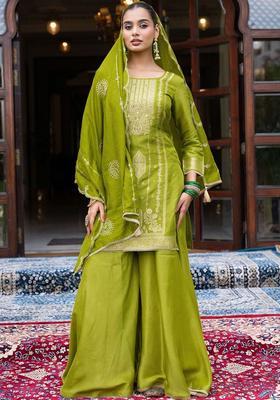 Green Embroidered Silk Blend Kurta Sets