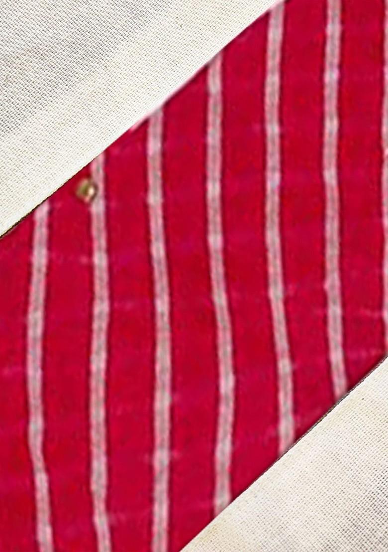 Set Of 18 Off White And Red Cotton Hanging Saree Covers