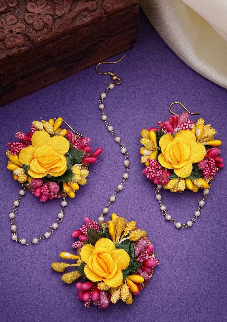 Gold Plated Floral Pearl Beaded Haldi And Mehendi Maang Tika With Earrings - Indya