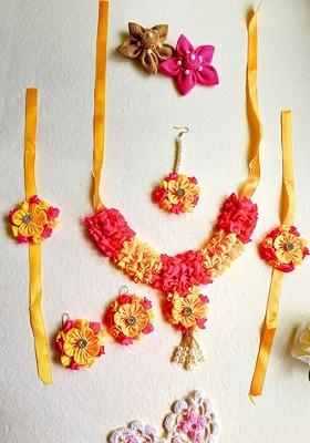 Pink Gold Plated Floral Beaded Haldi And Mehendi Jewellery Set