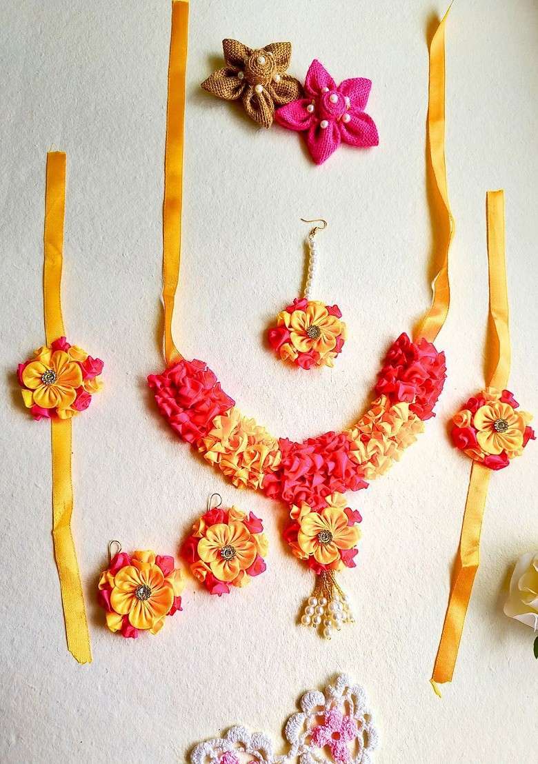 Pink Gold Plated Floral Beaded Haldi And Mehendi Jewellery Set - Indya