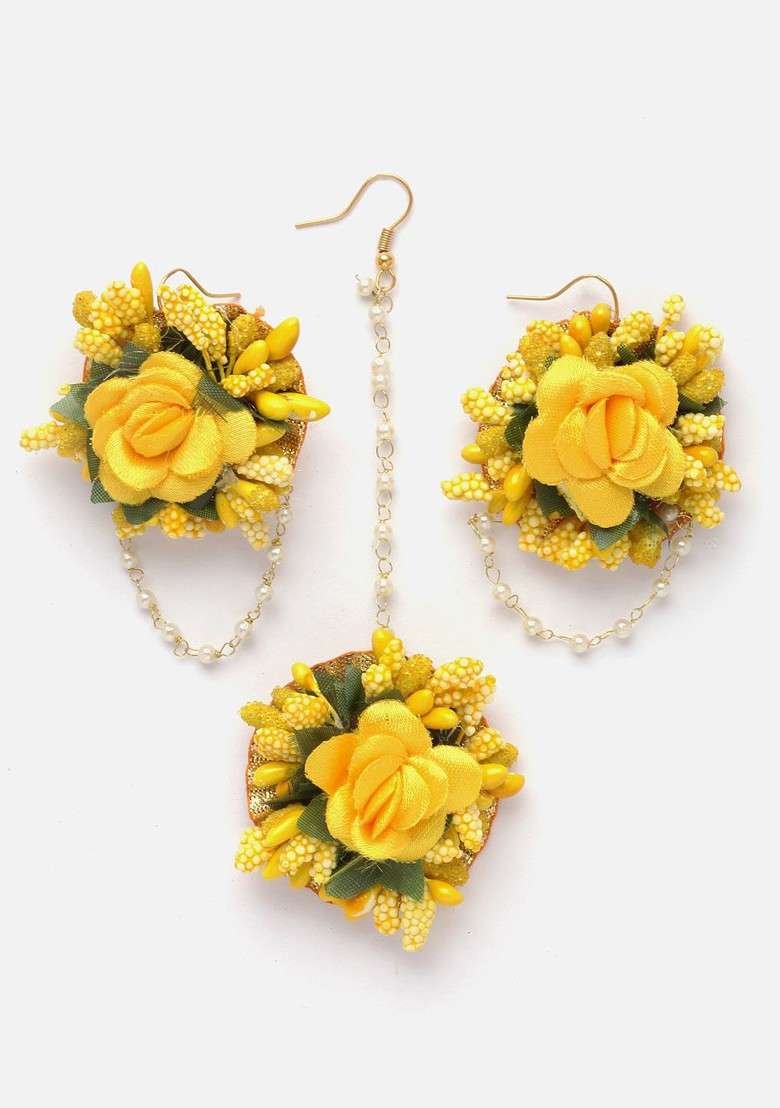 Gold Plated Flower Haldi Mehandi Maang Tikka With Earrings - Indya