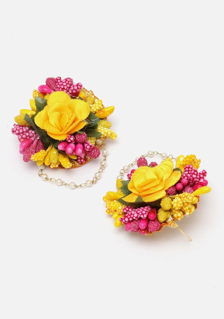 Gold Plated Gota Patti Flower Haldi Mehandi Maang Tikka With Earrings