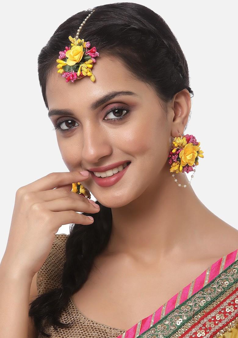 Gold Plated Gota Patti Flower Haldi Mehandi Maang Tikka With Earrings