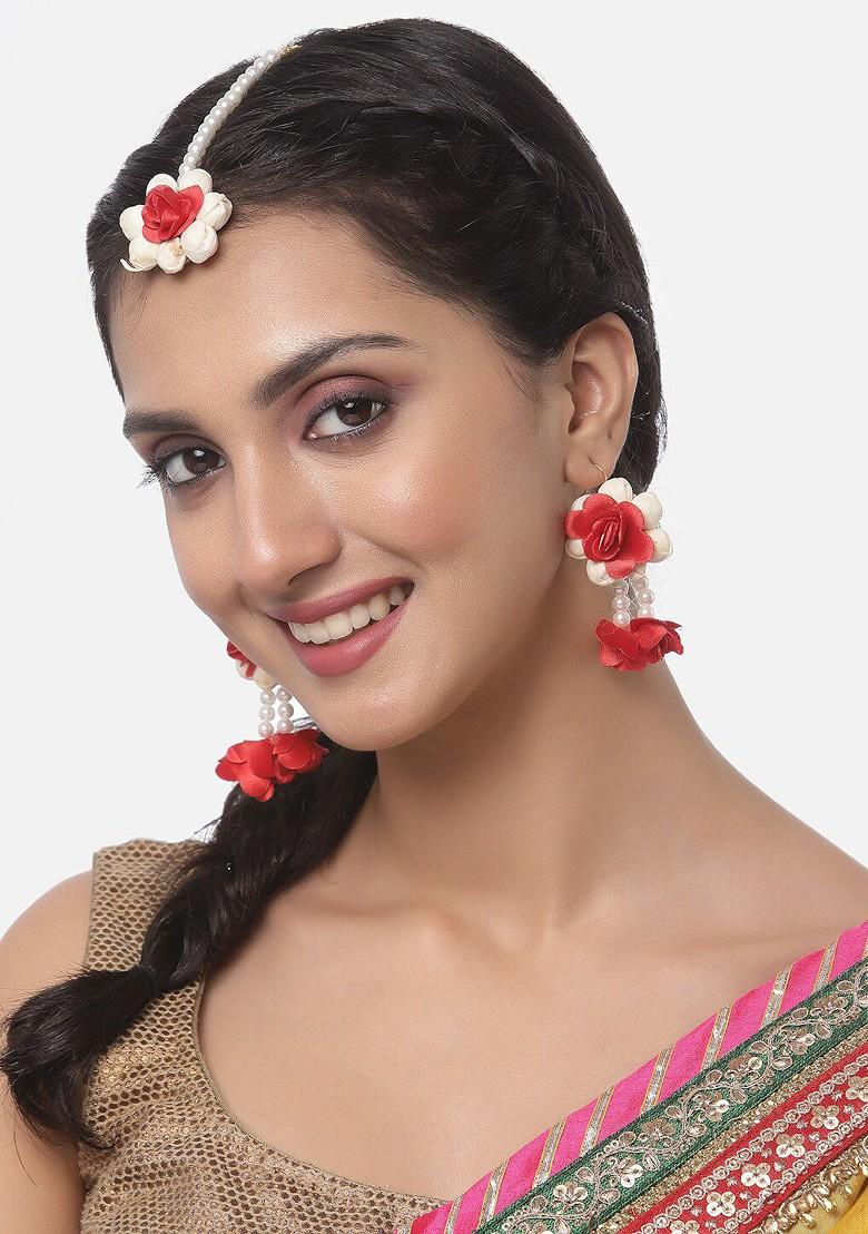 Gold Plated Gota Patti Flower Haldi Mehandi Maang Tikka With Earrings