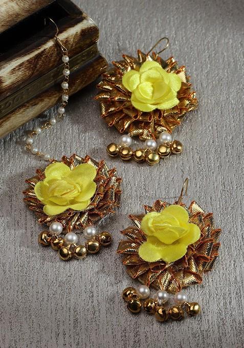 Gold Plated Gota Patti Flower Haldi Mehandi Maang Tikka With Earrings