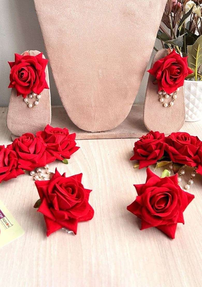 Pearls Beaded Rose Flower Haldi Jewellery Set - Indya
