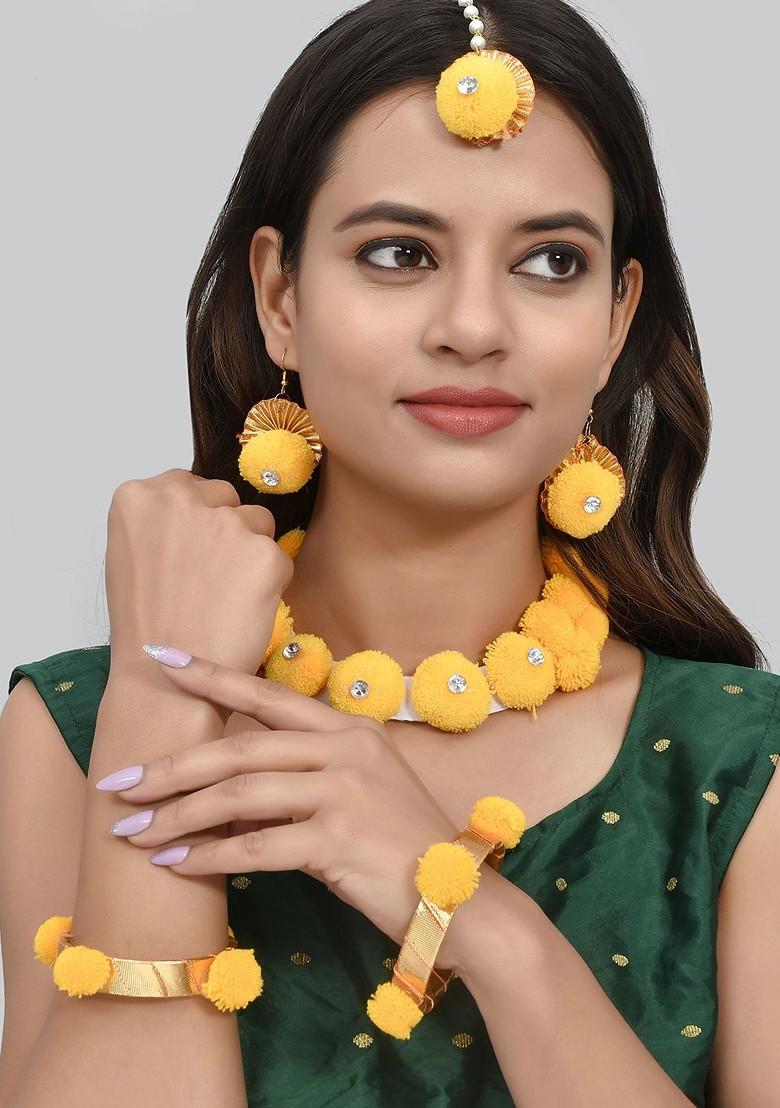 Rhodium Plated And White Beaded Mehndi Haldi Flower Jewellery Set