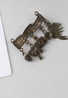 Men Gold Toned Metal Brooch