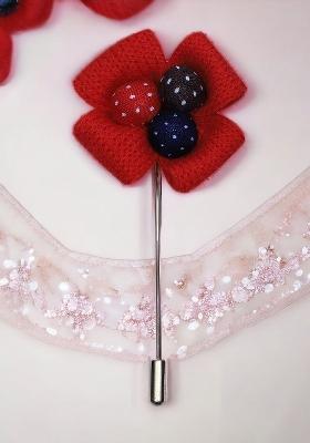 Unisex Red Gold Floral Lapel Pin