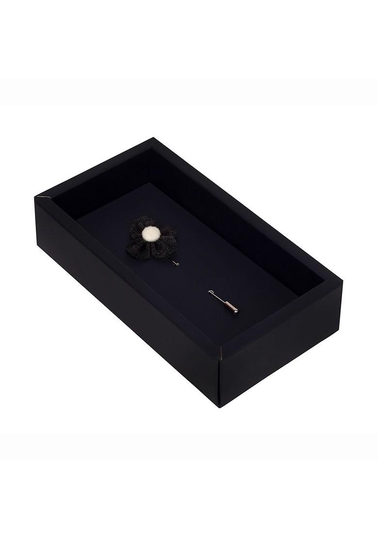 Unisex Black White The Four Petal Classic Flower Lapel Pin