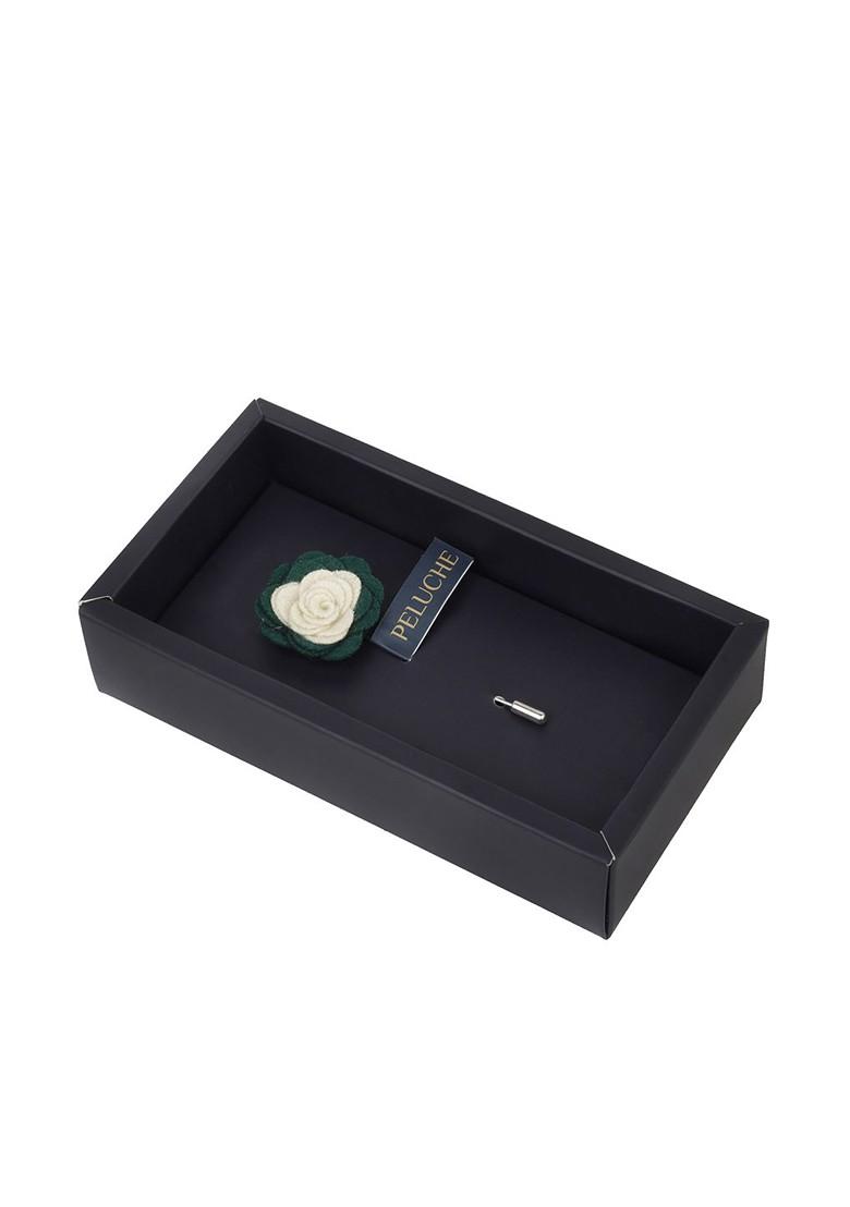 Unisex Cream Coloured Green Graceful Bloom Lapel Pin