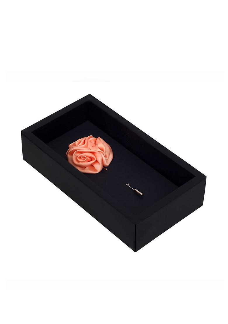 Unisex Peach Coloured Silver Toned Ranunculus Flower Lapel Pin